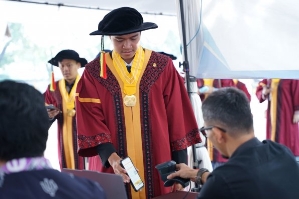 LIPUTAN WISUDA UNPAD GEL I TA 2024-2025 SESI IV (63)
