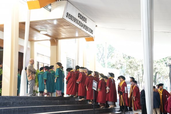 LIPUTAN WISUDA UNPAD GEL I TA 2024-2025 SESI IV (71)