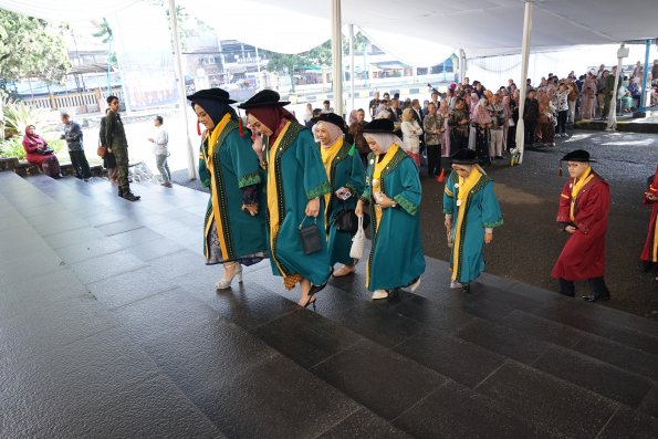LIPUTAN WISUDA UNPAD GEL I TA 2024-2025 SESI IV (74)