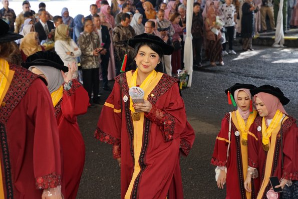 LIPUTAN WISUDA UNPAD GEL I TA 2024-2025 SESI IV (75)