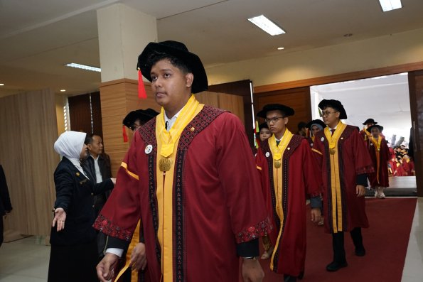 LIPUTAN WISUDA UNPAD GEL I TA 2024-2025 SESI IV (76)