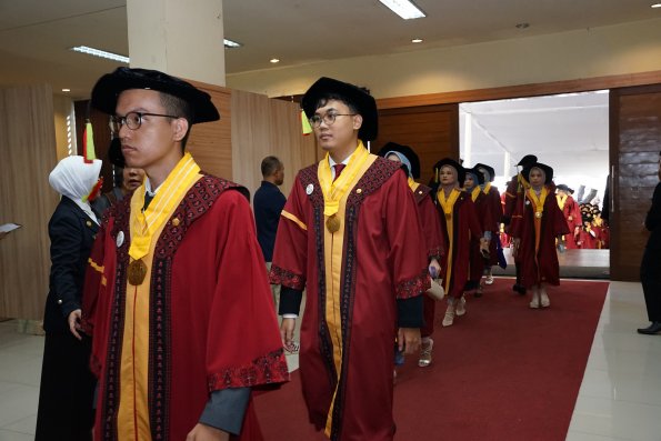 LIPUTAN WISUDA UNPAD GEL I TA 2024-2025 SESI IV (77)