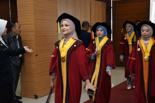 LIPUTAN WISUDA UNPAD GEL I TA 2024-2025 SESI IV (78)