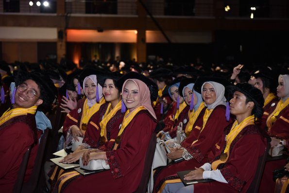 LIPUTAN WISUDA UNPAD GEL I TA 2024-2025 SESI IV (8)