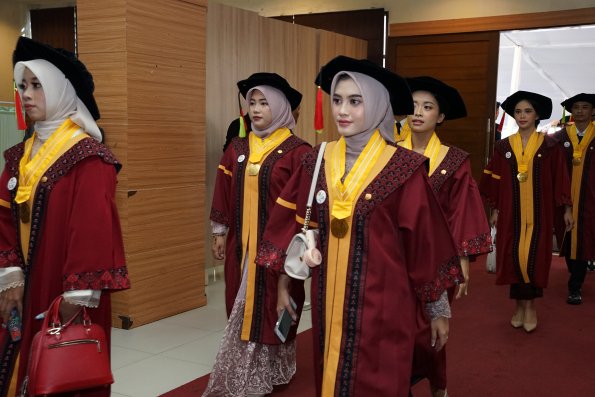 LIPUTAN WISUDA UNPAD GEL I TA 2024-2025 SESI IV (83)