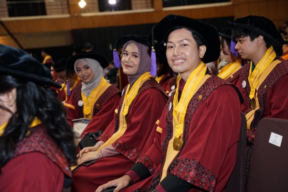 LIPUTAN WISUDA UNPAD GEL I TA 2024-2025 SESI IV (91)