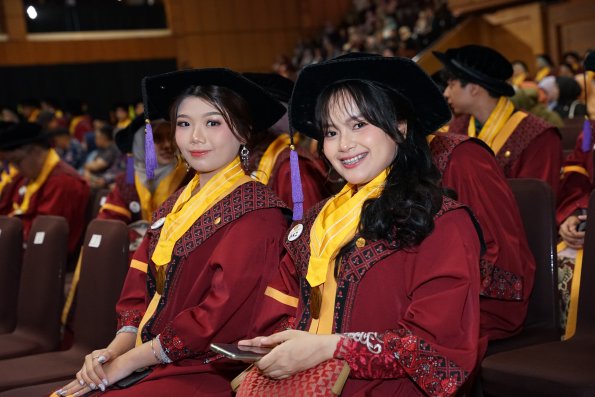 LIPUTAN WISUDA UNPAD GEL I TA 2024-2025 SESI IV (92)