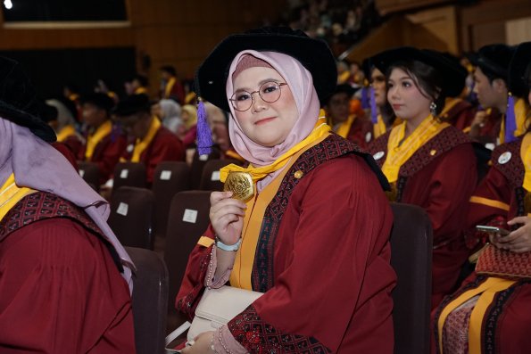 LIPUTAN WISUDA UNPAD GEL I TA 2024-2025 SESI IV (93)