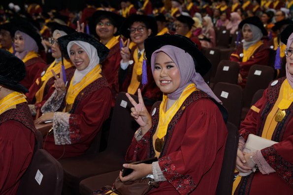 LIPUTAN WISUDA UNPAD GEL I TA 2024-2025 SESI IV (94)