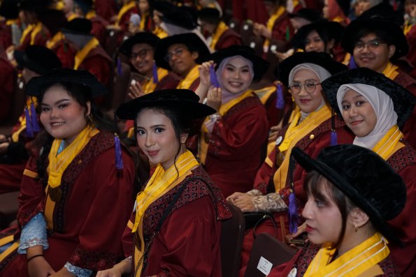LIPUTAN WISUDA UNPAD GEL I TA 2024-2025 SESI IV (95)