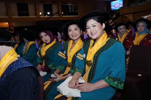 LIPUTAN WISUDA UNPAD GEL I TA 2024-2025 SESI IV (98)
