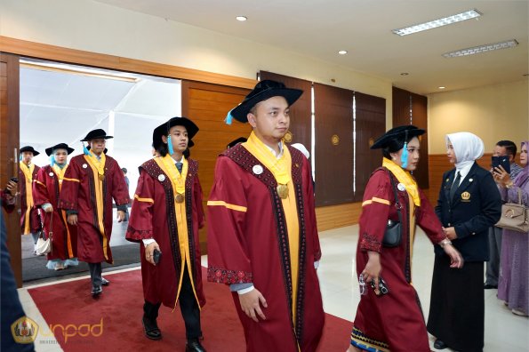 LIPUTAN WISUDA UNPAD GEL I TA 2024-2025 SESI V (100)