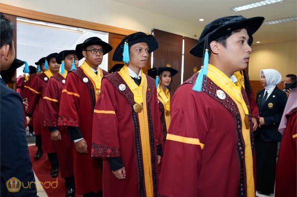 LIPUTAN WISUDA UNPAD GEL I TA 2024-2025 SESI V (103)