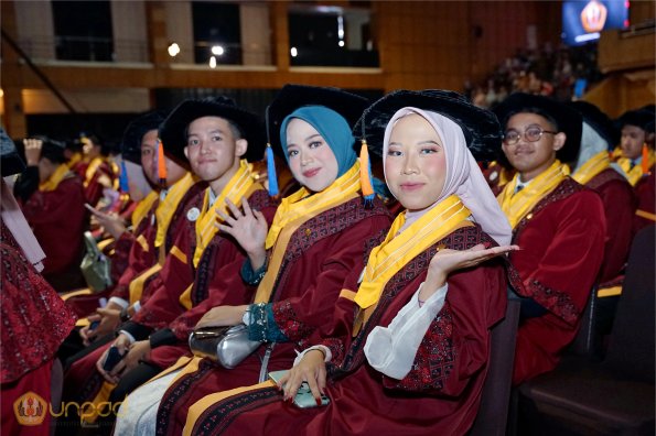 LIPUTAN WISUDA UNPAD GEL I TA 2024-2025 SESI V (111)