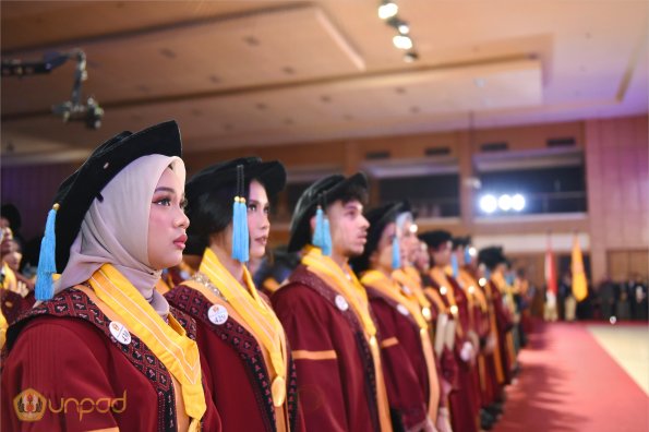 LIPUTAN WISUDA UNPAD GEL I TA 2024-2025 SESI V (25)