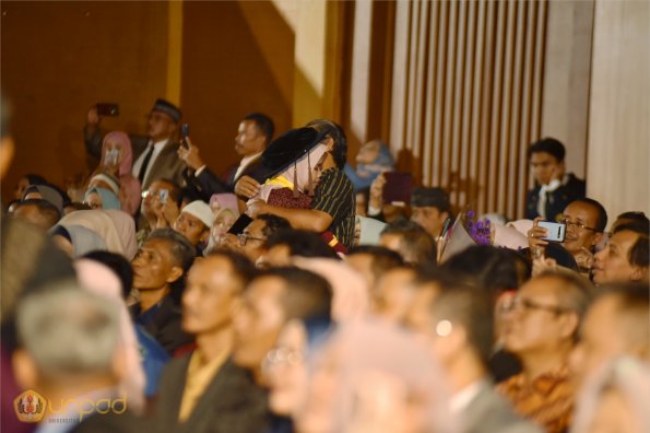 LIPUTAN WISUDA UNPAD GEL I TA 2024-2025 SESI V (39)