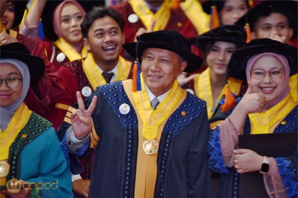 LIPUTAN WISUDA UNPAD GEL I TA 2024-2025 SESI V (57)