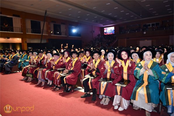 LIPUTAN WISUDA UNPAD GEL I TA 2024-2025 SESI V (8)