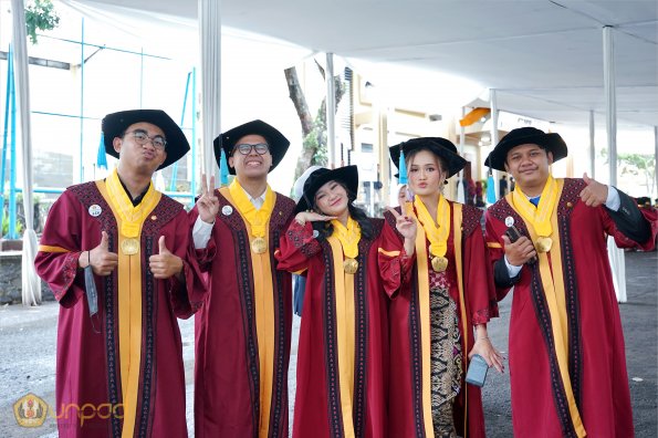 LIPUTAN WISUDA UNPAD GEL I TA 2024-2025 SESI V (80)