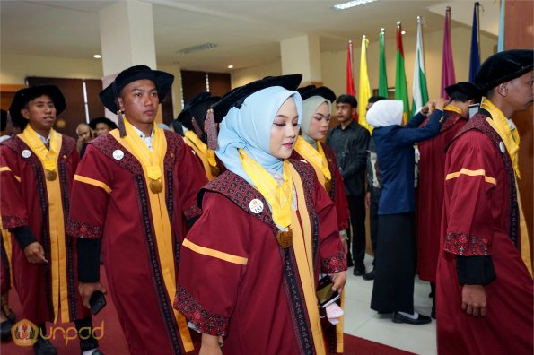 LIPUTAN WISUDA UNPAD GEL I TA 2024-2025 SESI V (93)