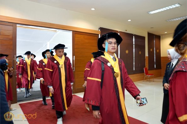 LIPUTAN WISUDA UNPAD GEL I TA 2024-2025 SESI V (99)