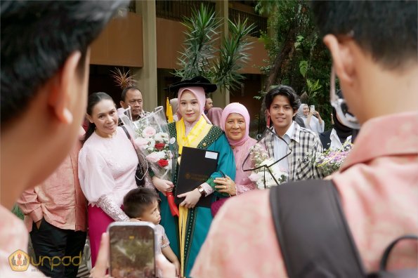 LIPUTAN WISUDA UNPAD GEL I TA 2024-2025 SESI VI (102)