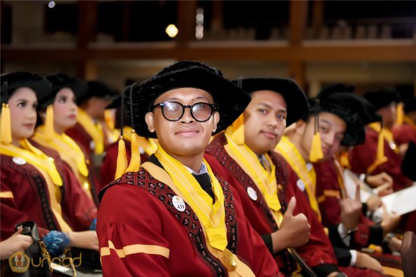 LIPUTAN WISUDA UNPAD GEL I TA 2024-2025 SESI VI (11)