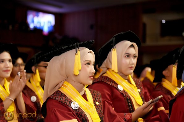 LIPUTAN WISUDA UNPAD GEL I TA 2024-2025 SESI VI (13)