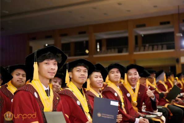 LIPUTAN WISUDA UNPAD GEL I TA 2024-2025 SESI VI (14)
