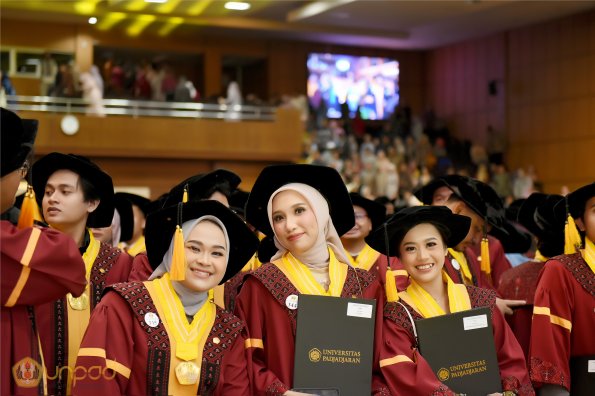 LIPUTAN WISUDA UNPAD GEL I TA 2024-2025 SESI VI (17)