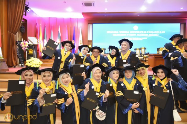 LIPUTAN WISUDA UNPAD GEL I TA 2024-2025 SESI VI (20)