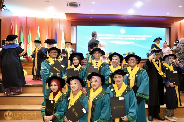 LIPUTAN WISUDA UNPAD GEL I TA 2024-2025 SESI VI (21)
