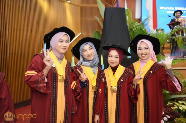 LIPUTAN WISUDA UNPAD GEL I TA 2024-2025 SESI VI (23)