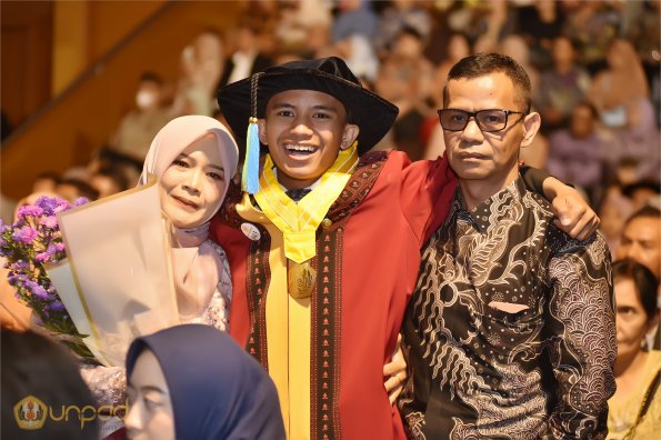 LIPUTAN WISUDA UNPAD GEL I TA 2024-2025 SESI VI (30)