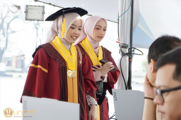 LIPUTAN WISUDA UNPAD GEL I TA 2024-2025 SESI VI (36)