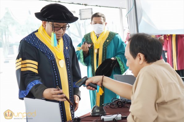LIPUTAN WISUDA UNPAD GEL I TA 2024-2025 SESI VI (41)
