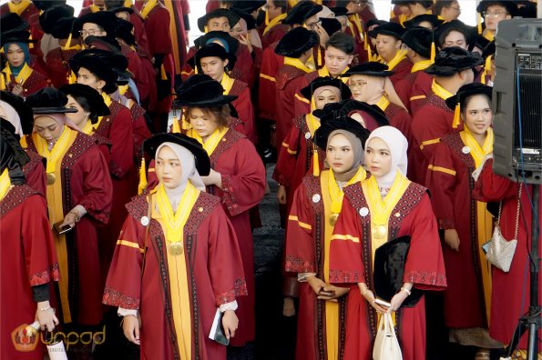 LIPUTAN WISUDA UNPAD GEL I TA 2024-2025 SESI VI (53)