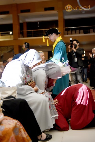 LIPUTAN WISUDA UNPAD GEL I TA 2024-2025 SESI VI (9)
