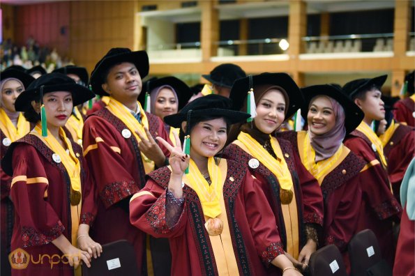 LIPUTAN WISUDA UNPAD GEL I TA 2024-2025 SESI VII (12)