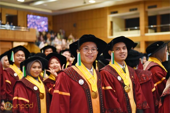 LIPUTAN WISUDA UNPAD GEL I TA 2024-2025 SESI VII (14)