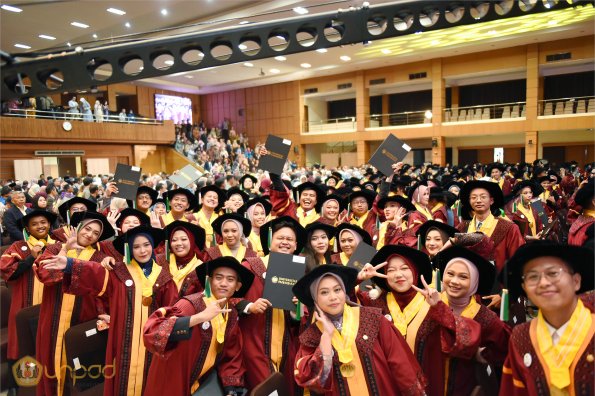 LIPUTAN WISUDA UNPAD GEL I TA 2024-2025 SESI VII (16)