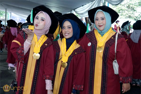 LIPUTAN WISUDA UNPAD GEL I TA 2024-2025 SESI VII (42)