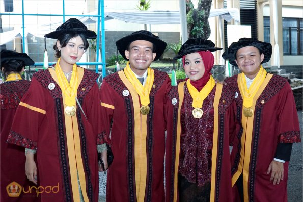 LIPUTAN WISUDA UNPAD GEL I TA 2024-2025 SESI VII (43)