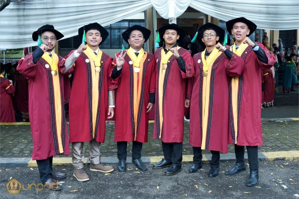 LIPUTAN WISUDA UNPAD GEL I TA 2024-2025 SESI VII (45)