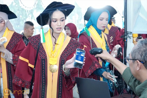 LIPUTAN WISUDA UNPAD GEL I TA 2024-2025 SESI VII (49)