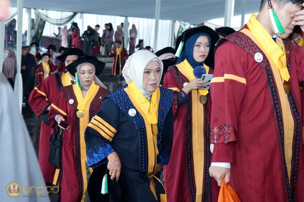 LIPUTAN WISUDA UNPAD GEL I TA 2024-2025 SESI VII (53)