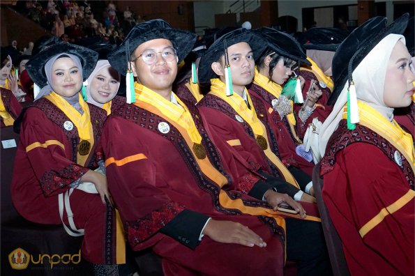 LIPUTAN WISUDA UNPAD GEL I TA 2024-2025 SESI VII (58)