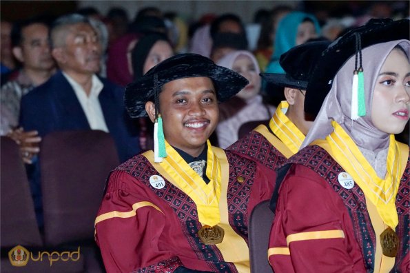 LIPUTAN WISUDA UNPAD GEL I TA 2024-2025 SESI VII (69)