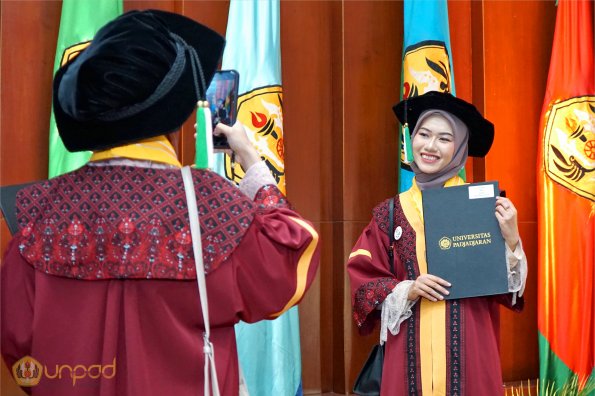 LIPUTAN WISUDA UNPAD GEL I TA 2024-2025 SESI VII (83)