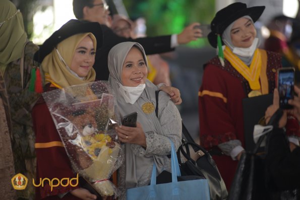 Wisuda Khusus Unpad gel II TA 2021-2022 SESI 2 175